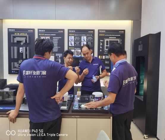 门窗工匠节特别策划：富轩门窗创新零售“三店模式”，匠心服务再上分！_3